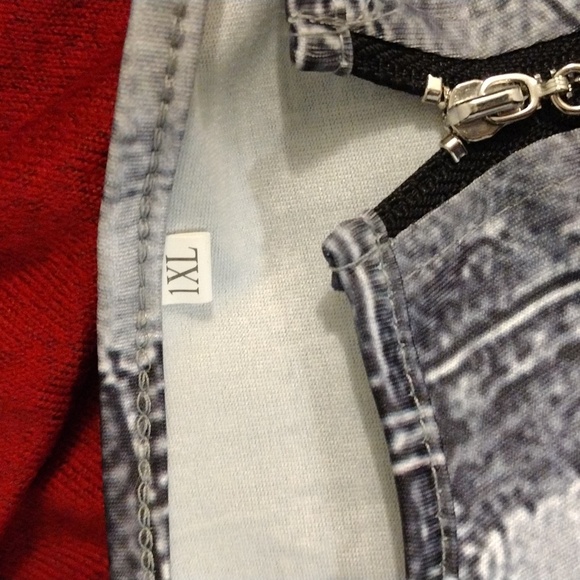 💜5/$25.00💜New 1X New Long top. - Picture 4 of 5